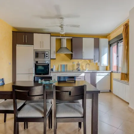 Beautiful In With Patio Apartamento Herguijuela de la Sierra